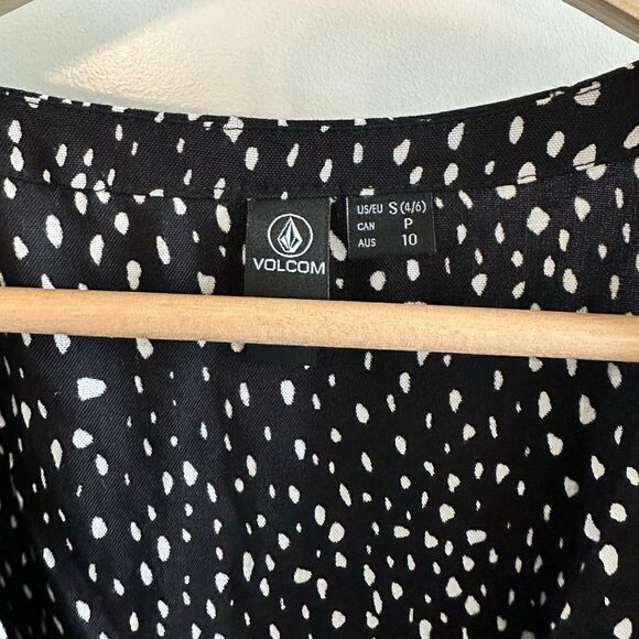 NWT Volcom Flower Trip Wrap Dress - Picture 11 of 13